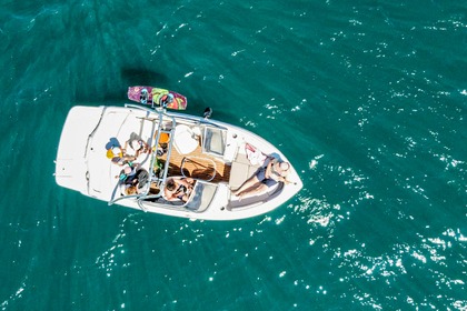 Location Bateau à moteur Four Winns 180 Horizon V6 225ch avec grand taud Ancy