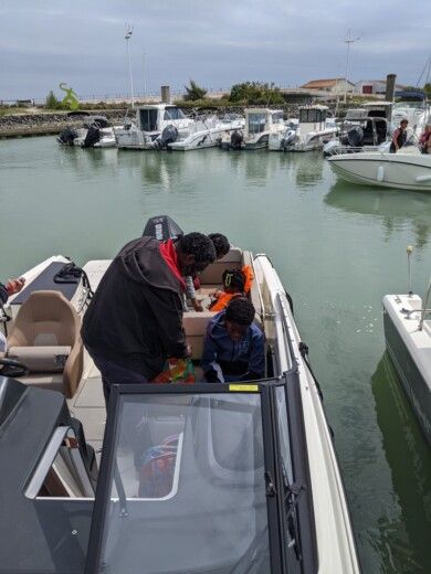 Le Château-d'Oléron Motorboat Quicksilver Activ 755 Cruiser alt tag text