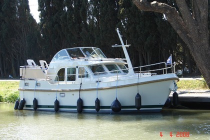 Rental Motorboat LINSSEN Grand Sturdy 30.9 AC Vermenton