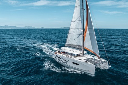 Location Catamaran BENETEAU EXCESS 13 Porto-Vecchio