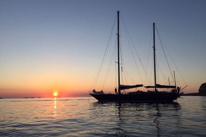 Noleggio Barca a vela KRITER a sailing legend Porto Corallo