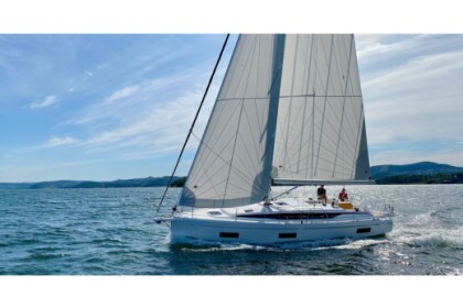 Hire Sailboat Bavaria Cruiser 46 Skiathos