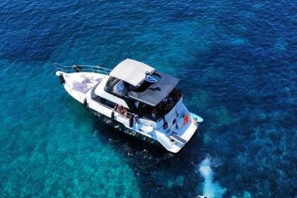 Rental Motor yacht USA Carver 356 Skiathos Port