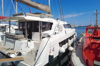 Charter Catamaran 15 BALI 4.4 - (4D/2C/1P)-SE Hyères