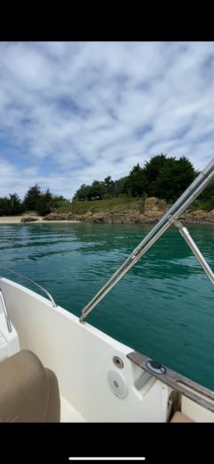 Dinard Motorboat Janneau Cap Camarat 7.5 cc alt tag text