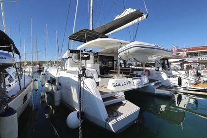 Hire Catamaran  Lagoon 42 Pirovac