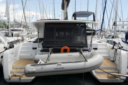 Rental Catamaran Lagoon-Bénéteau Lagoon 40 - 4 + 2 cab Alimos