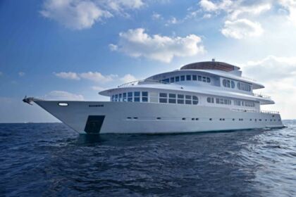 Rental Motor yacht Custom Horizon 3 Malé