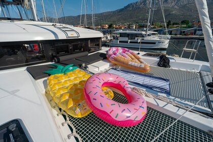 Verhuur Catamaran Lagoon-Bénéteau Lagoon 40 - 4 + 2 cab Kaštel Gomilica