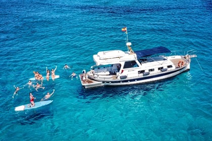 Hire Motorboat Majoni Llaut Menorca