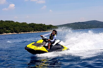 Noleggio Moto d'acqua SEA DOO SEA DOO SPARK 90HP Croazia