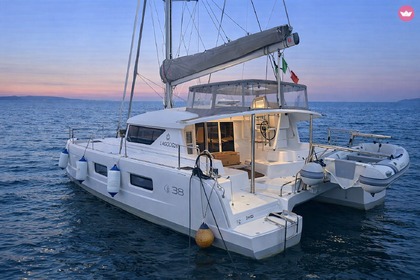 Charter Catamaran Lagoon 38 Castellammare di Stabia