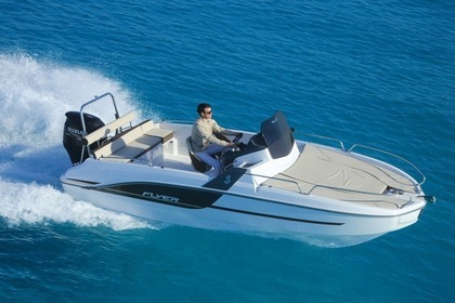 Rental Motorboat BENETEAU Flyer 5.5 Sun Deck Maderno