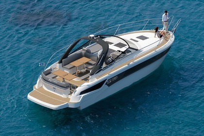 Charter Motorboat Bavaria S36 Open Palma de Mallorca
