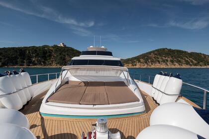 Noleggio Yacht a motore Spertini Alalunga 72 Puntone