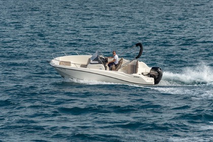 Charter Motorboat QUICKSILVER 675 Activ Open Split