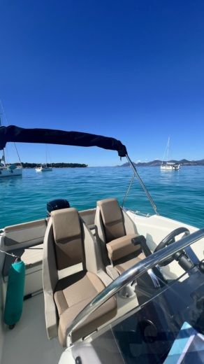 Mandelieu-la-Napoule Motorboat Quicksilver Activ 555 Open alt tag text