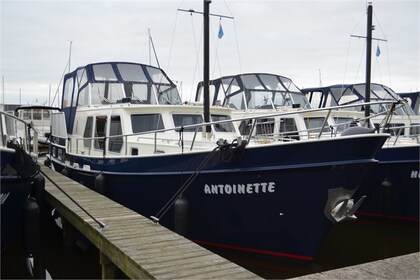Charter Houseboat Kotterjacht 12.2 GL Woudsend