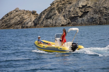 Rental Boat without license  Capelli Tempest 400 Cadaqués