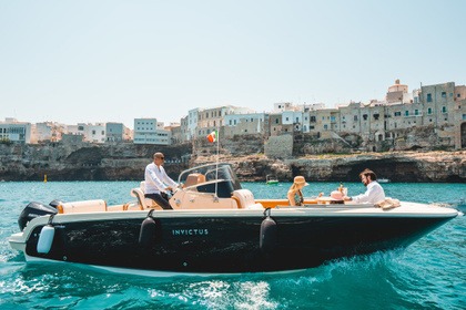 Hire Motorboat Capoforte Invictus FX270 Polignano a Mare