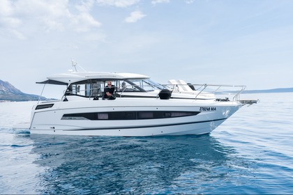 Miete Motorboot Jeanneau NC 37 Makarska