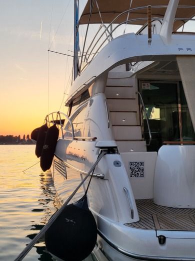 Σπλιτ Motorboat JEANNEAU PRESTIGE 46 FLY alt tag text