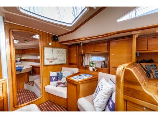 Sailboat  Bavaria 44 Vision Boat layout