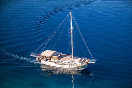 Rental Gulet Traditional Gulet with a capacity of 6 people Ketch Kaş