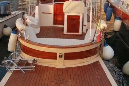 Hire Motorboat Southwind 2000 750 Piano di Sorrento