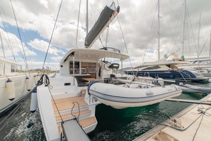 Rental Catamaran Lagoon Lagoon 40 (4 cab) Cugnana Verde