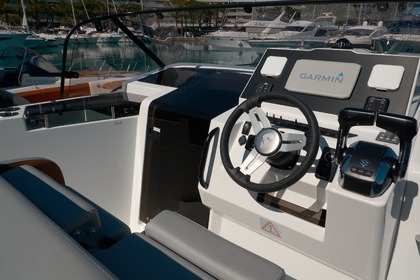 Hire Motorboat Beneteau Flyer 9 Sundeck Villeneuve-Loubet