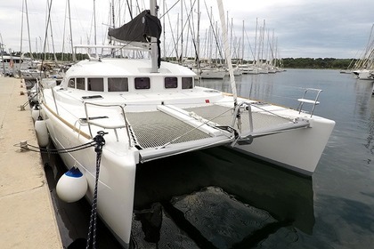 Charter Catamaran LAGOON 380 Šibenik