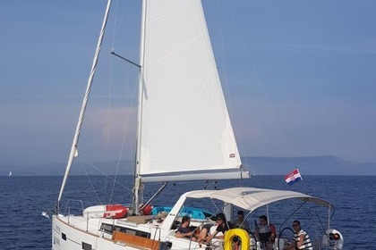 Miete Segelboot BENETEAU OCEANIS 38 Šibenik