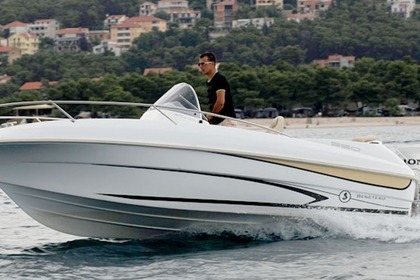Miete Motorboot BENETEAU Flyer 550 Sun Deck Maderno