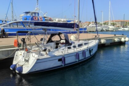 Hire Sailboat HUNTER 36 Cannes