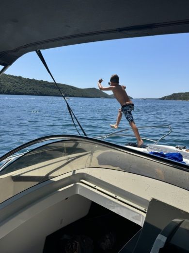 Rovigno Motorboat Galia 630 Sundeck alt tag text