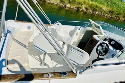 Location Bateau à moteur Jeanneau Cap Camarat 625 WA Carnon