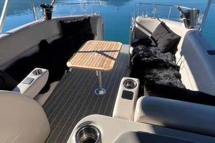 Miete Motorboot Private Luxury Boat Interlaken