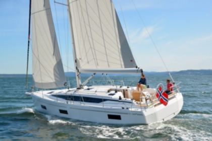 Charter Sailboat Bavaria 42 Cruiser Volos