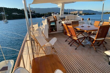 Alquiler Yate a motor Scheepswerf De Beer Navetta Porto Cervo
