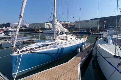 Rental Sailboat STRUCTURES POGO 8.50 Lorient