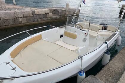 Charter Motorboat Saver 550 Open Barcelona