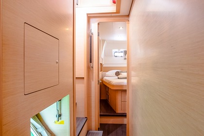 Charter Catamaran Lagoon 400s2 Athens