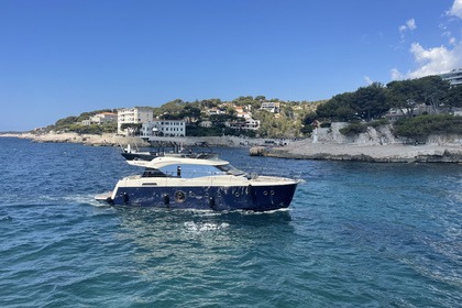Miete Motoryacht Beneteau MC6 Marseille