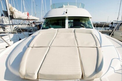 Charter Motorboat Jeanneau Prestige 46 Fly Portofino