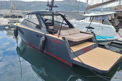 Charter Motorboat Colnago Colnago40 Split