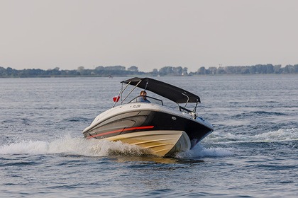 Czarter Łódź motorowa Bayliner Vr6 Puck