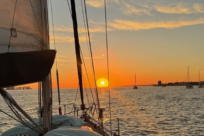 Czarter Łódź motorowa Jeanneau Sun Odyssey 40 Lizbona