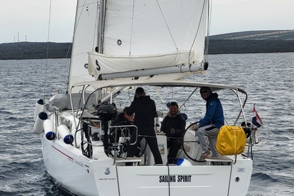 Charter Sailboat Bénéteau Oceanis 34.1 First line - 3 cab. Šimuni