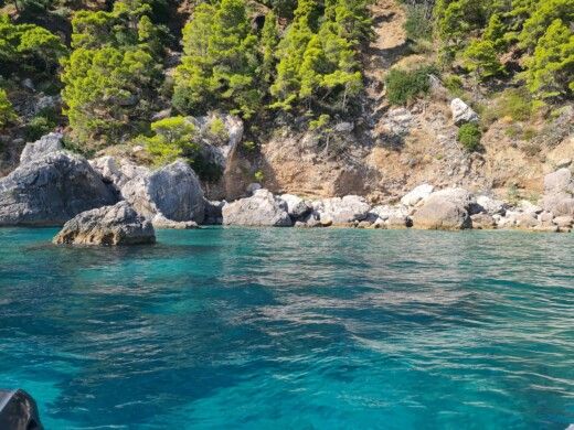 Сорренто Motorboat Comena Cabin 25 alt tag text